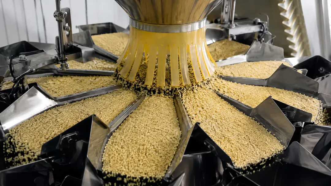 Grinding, sifting and sieving plants for machines for milling