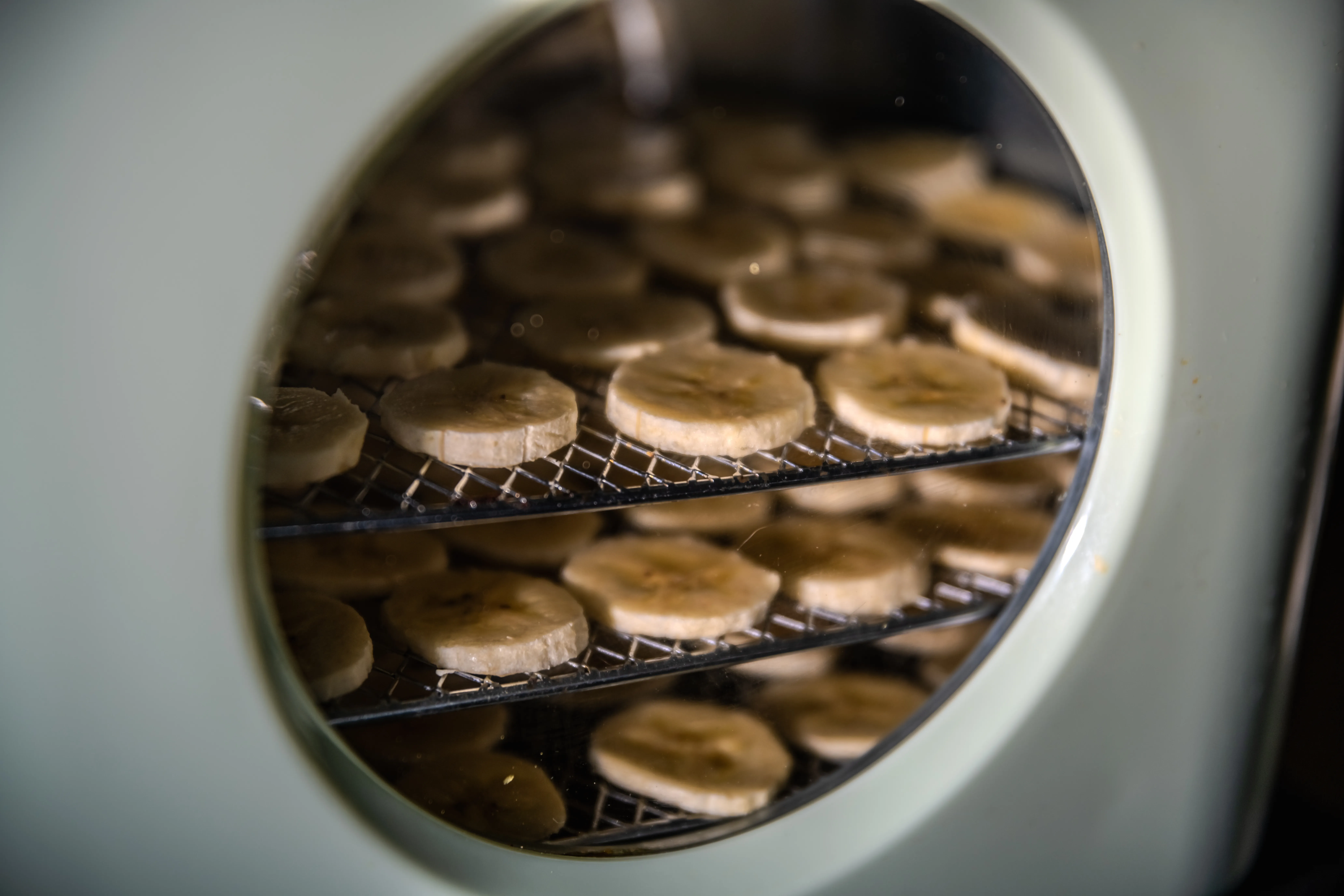 Other machines for cleaning and tempering