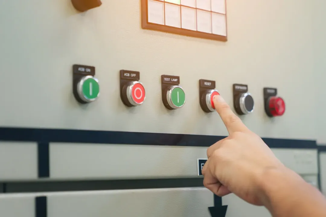 Understanding Gang Operating Devices in Substation Equipment
